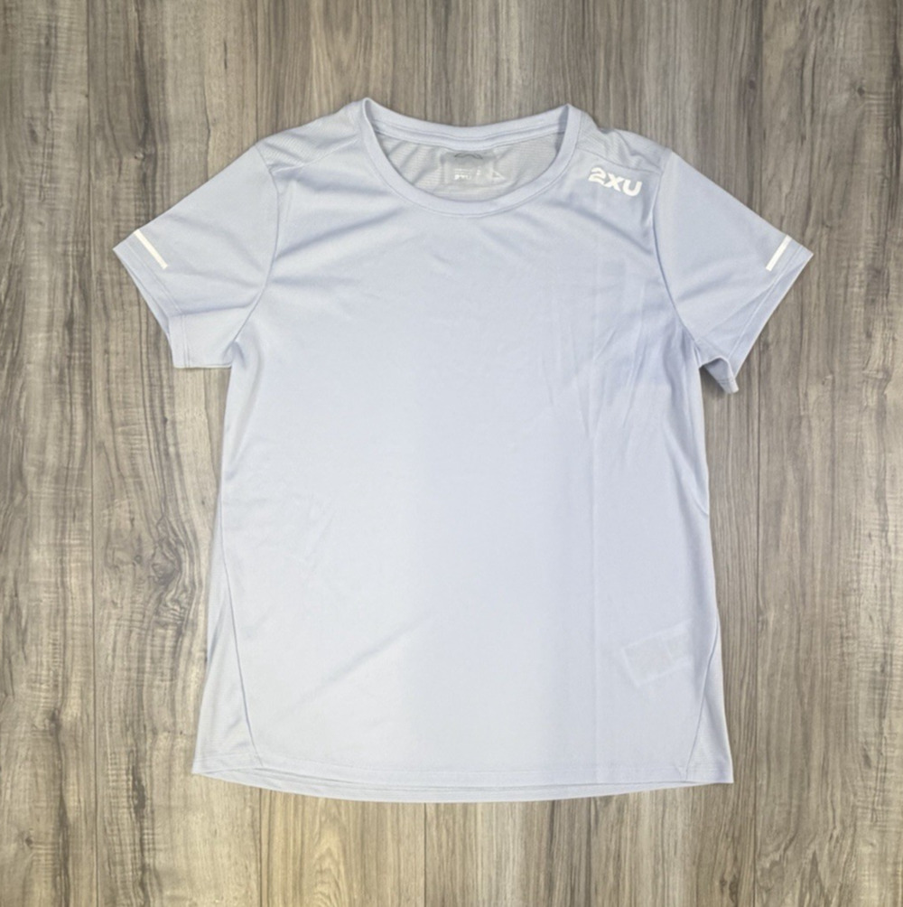 2XU Aero Tee Running Shirt Light Ice Blue Reflective Top Womens Size Large NEW